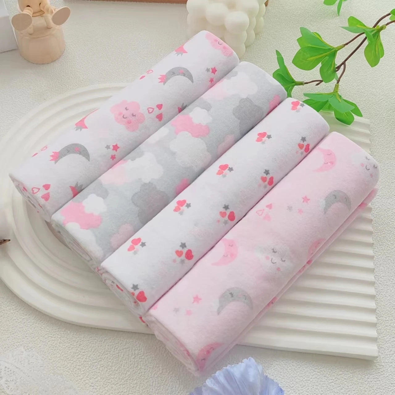 4pcs/pack 100% Cotton Flannel Diapers Supersoft Receiving Baby Blanket Newborn Wrap Print Baby Bedsheet 76x76cm Blanket Swaddle