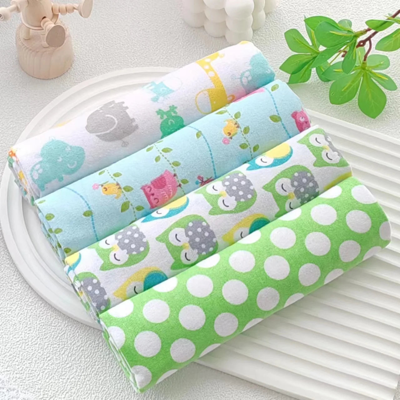 4pcs/pack 100% Cotton Flannel Diapers Supersoft Receiving Baby Blanket Newborn Wrap Print Baby Bedsheet 76x76cm Blanket Swaddle