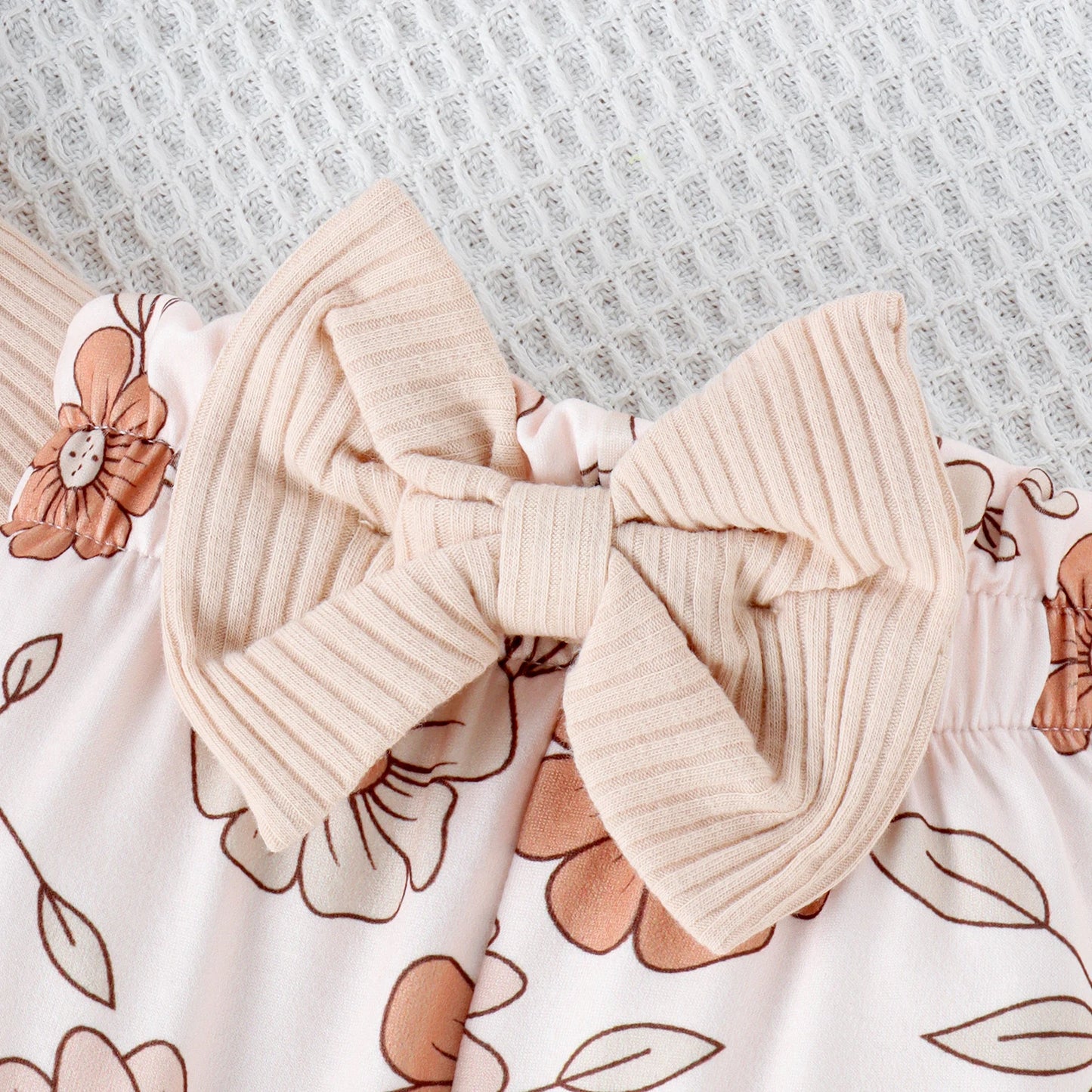 4PCS Autumn New Style Baby From 0 To 6 Months Casual Fashion, Multi-Color Pit Strip Letter Printed Hat Suit + Headscarf Hat