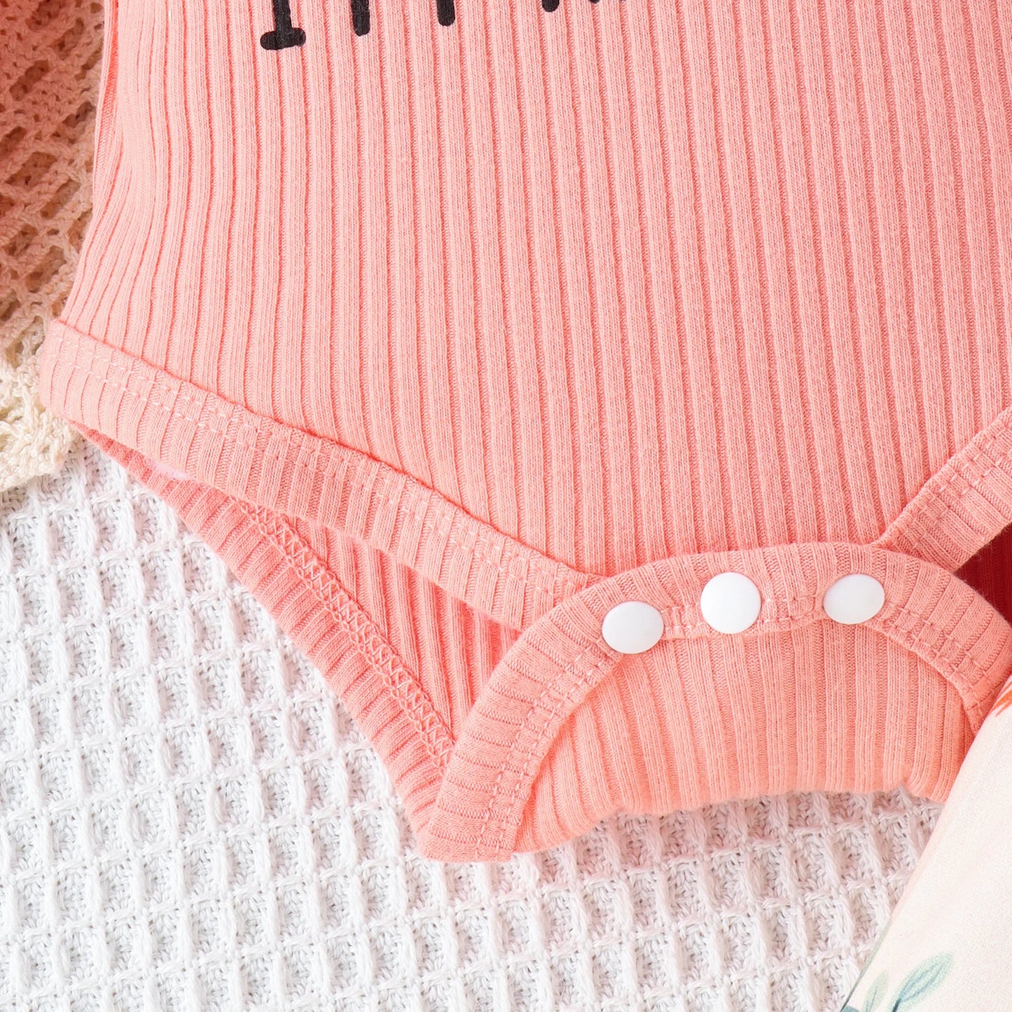 4PCS Autumn New Style Baby From 0 To 6 Months Casual Fashion, Multi-Color Pit Strip Letter Printed Hat Suit + Headscarf Hat