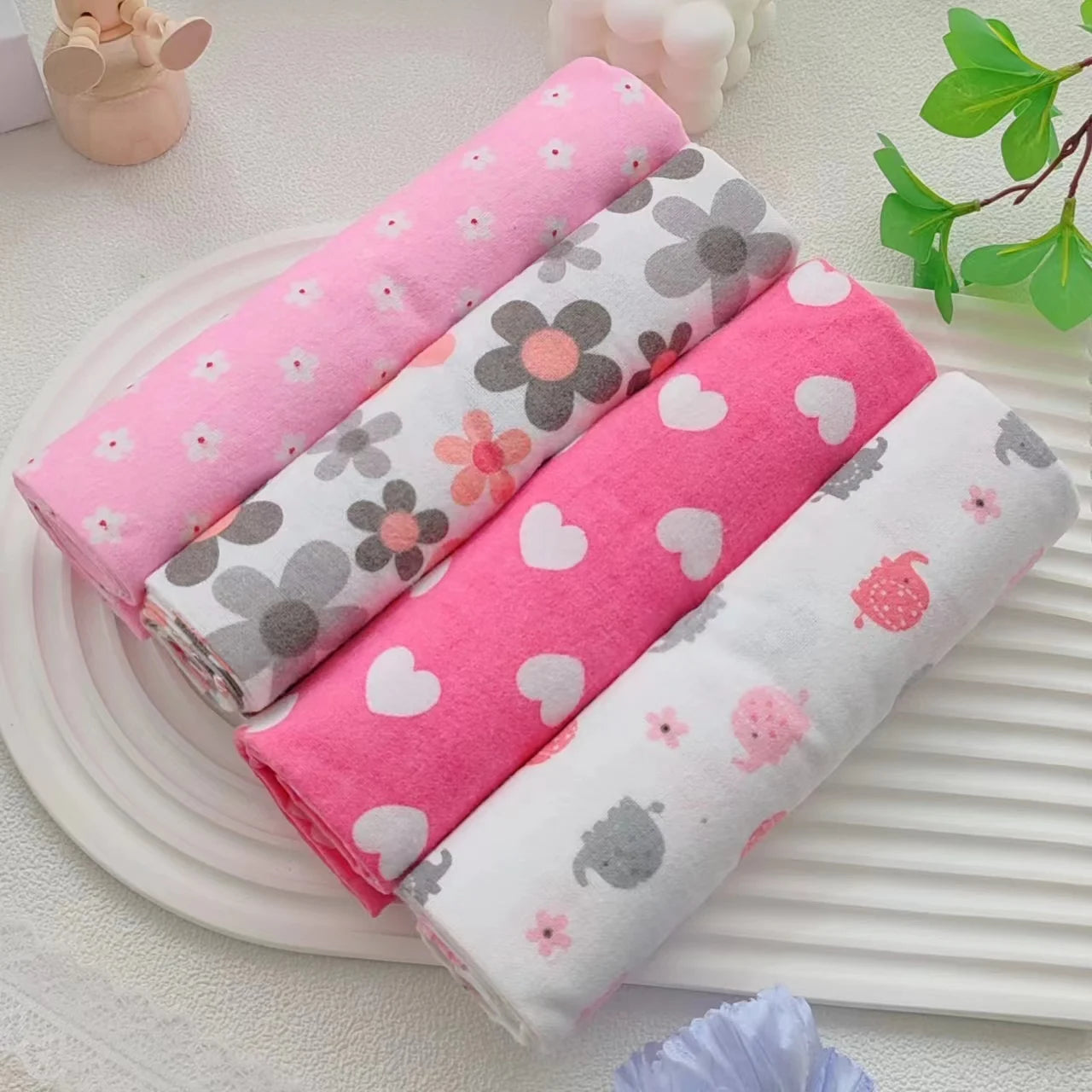 4pcs/pack 100% Cotton Flannel Diapers Supersoft Receiving Baby Blanket Newborn Wrap Print Baby Bedsheet 76x76cm Blanket Swaddle