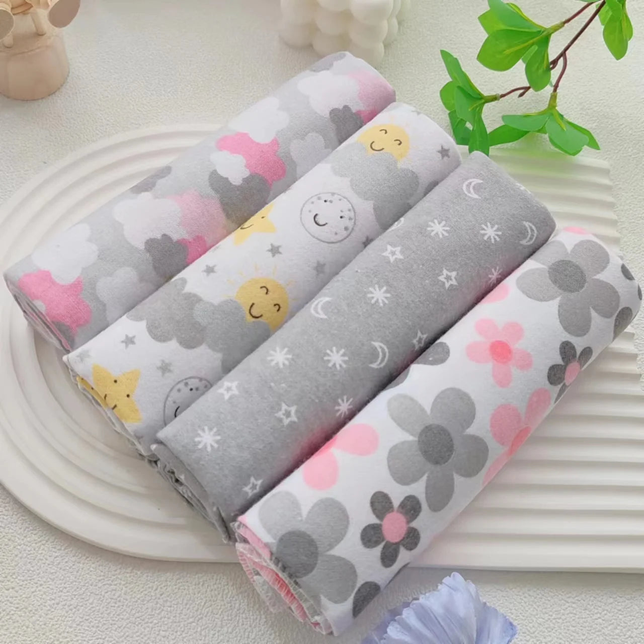 4pcs/pack 100% Cotton Flannel Diapers Supersoft Receiving Baby Blanket Newborn Wrap Print Baby Bedsheet 76x76cm Blanket Swaddle